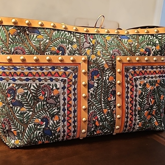 Tory Burch Block T Stud Printed Tote with Pouch - Picture 5 of 8